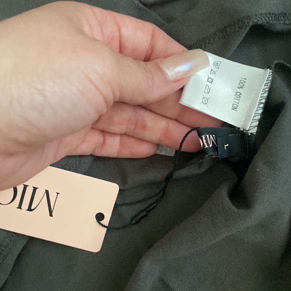 Crop Tee - Picture 3 of 4